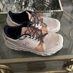 On Cloud Women’s Shoes 