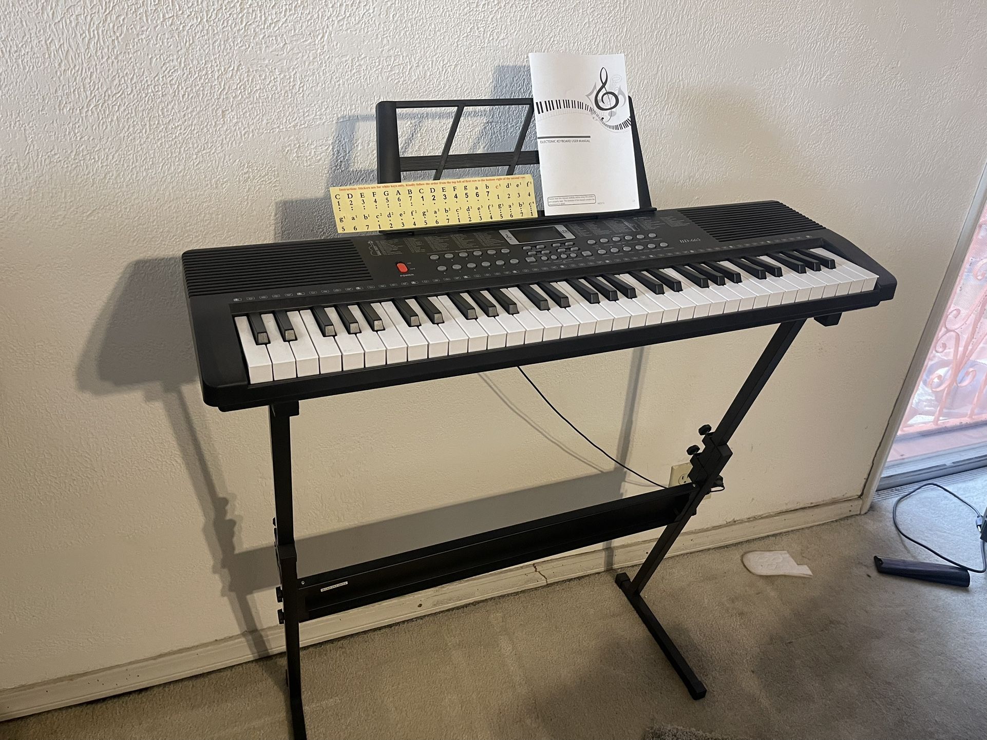 BRAND NEW ELECTRONIC KEYBOARD PLAYER