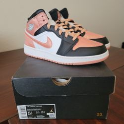 Girls Air Jordan 1 Mid 
