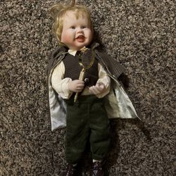 Sherlock Holmes Porcelain Doll (825E)