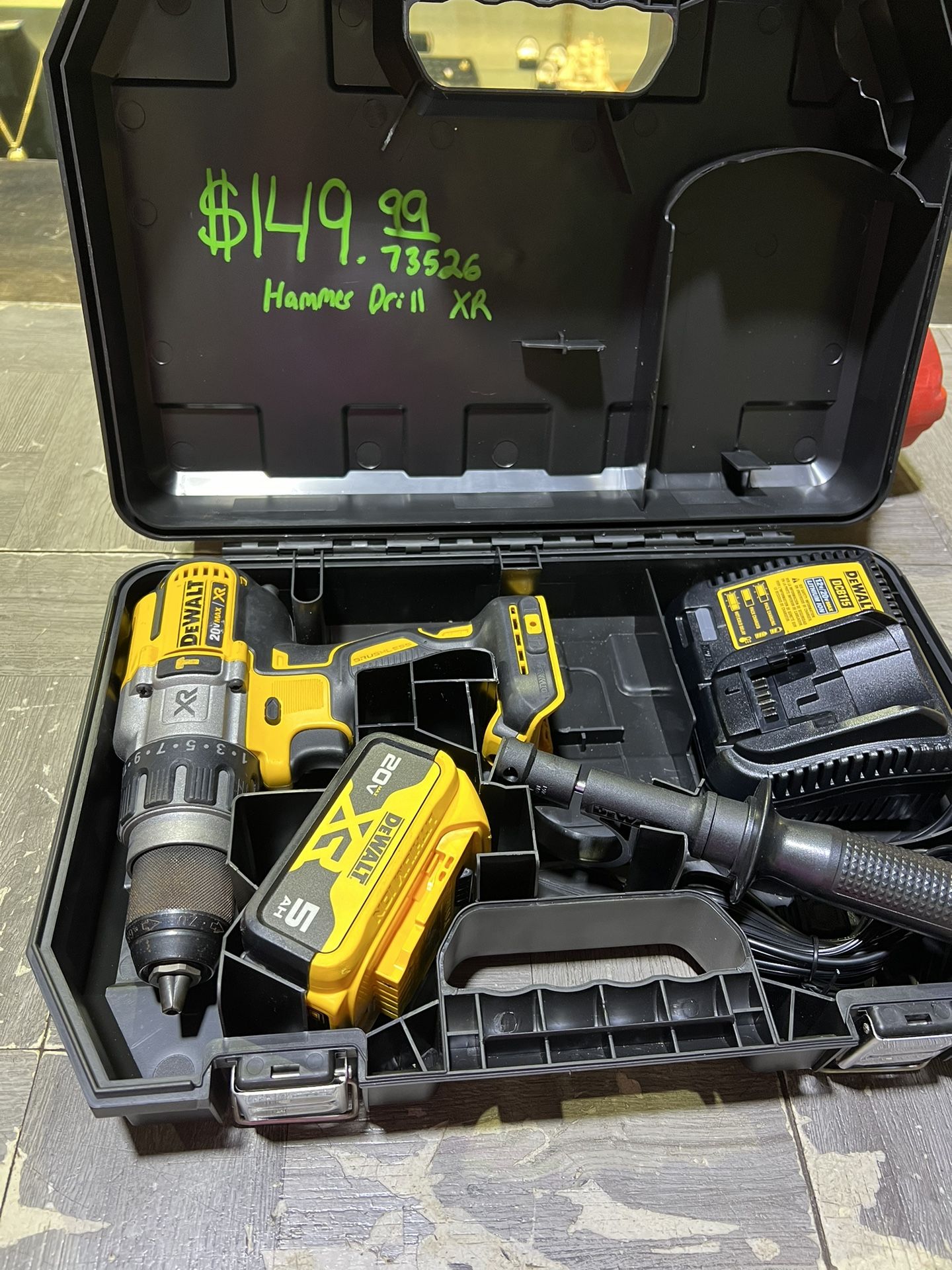 Dewalt Hammer drill one battery one charger and case pick up only