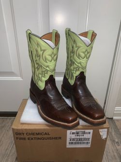 Ariat 9.5 Mens Boots New