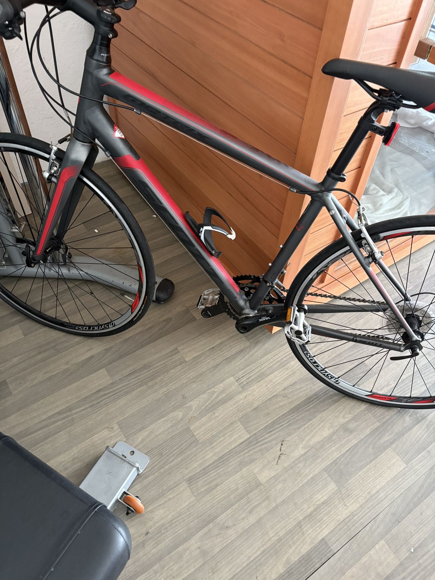 SCOTT METRIX HYBRID BIKE SIZE MEDIUN