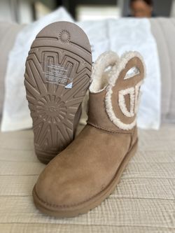 UGG x Telfar Logo Mini Women’s Size 7 With Dust Bag