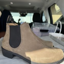 blundstone boots