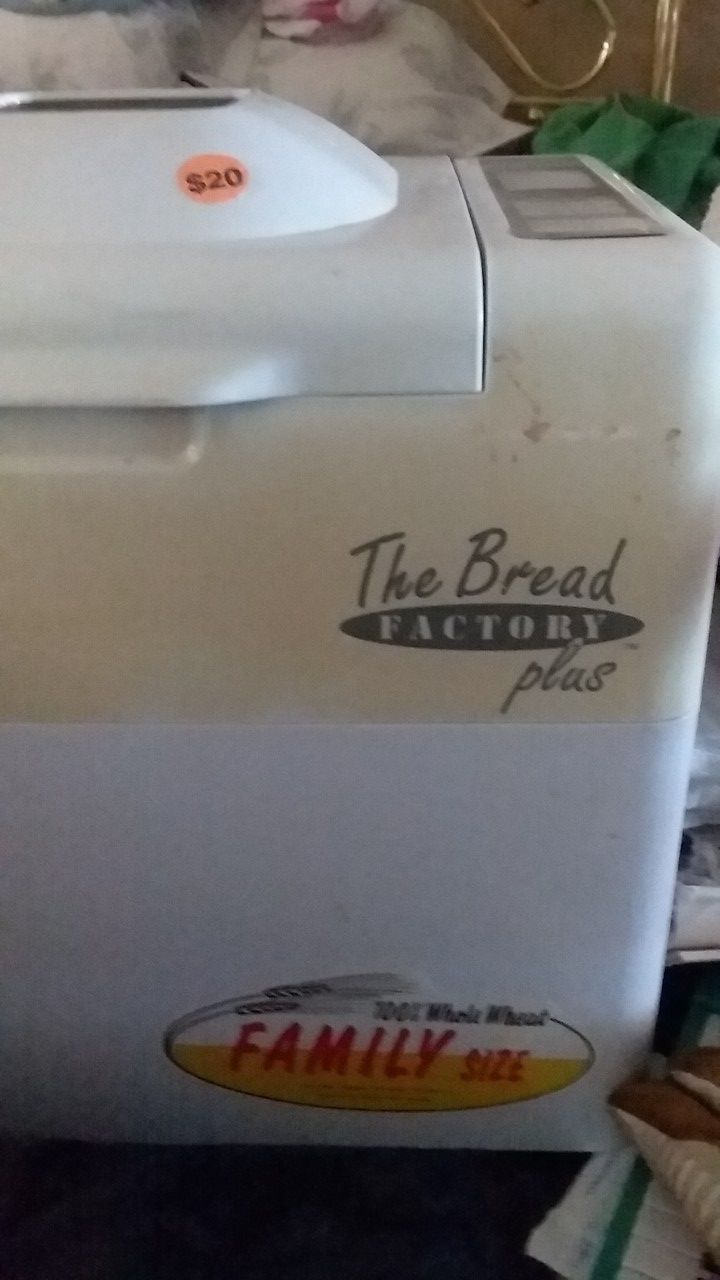 Bread maker by the bread factory plus.