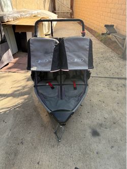 Bob revolution double stroller