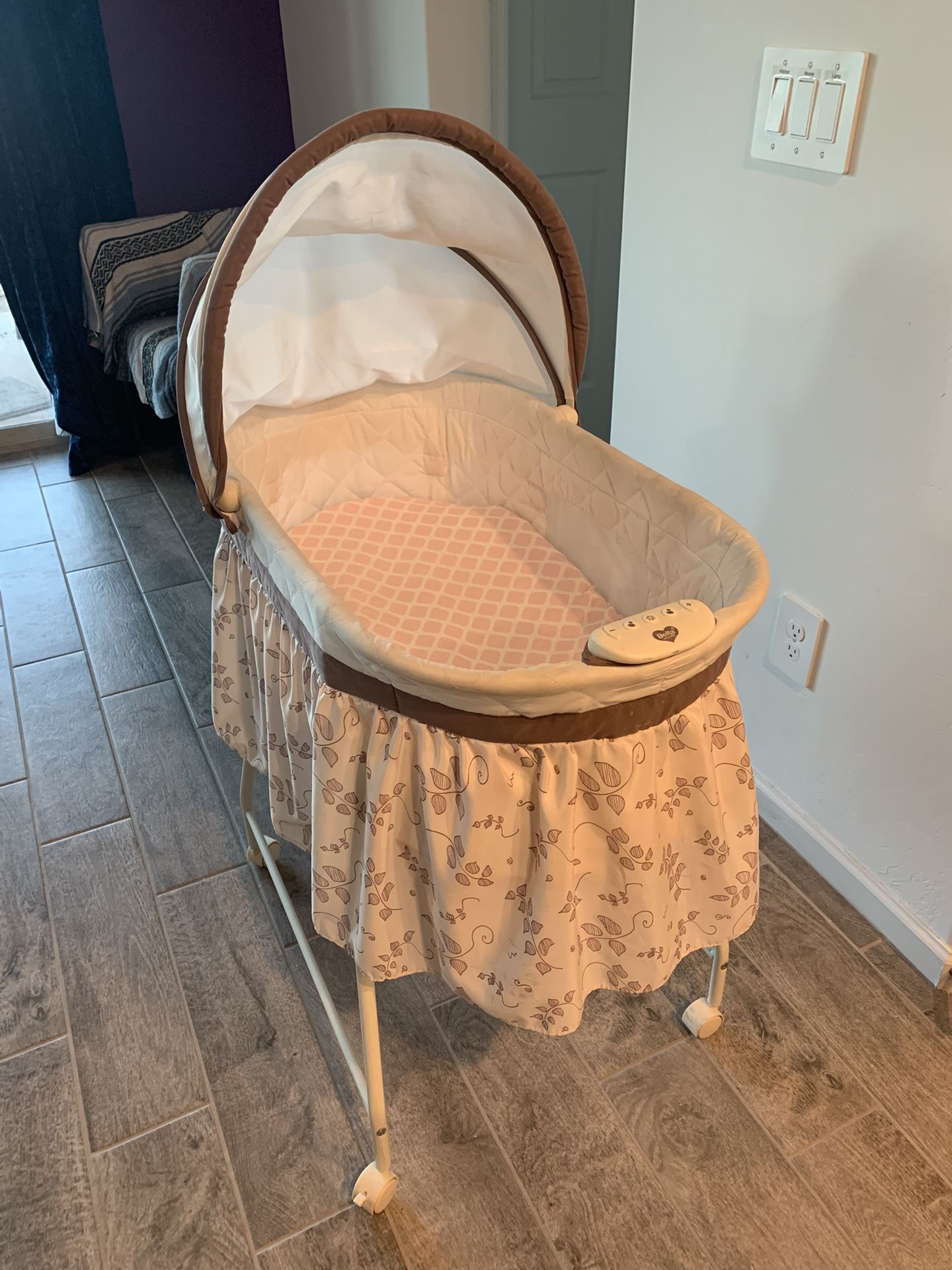 Bassinet With Wheels