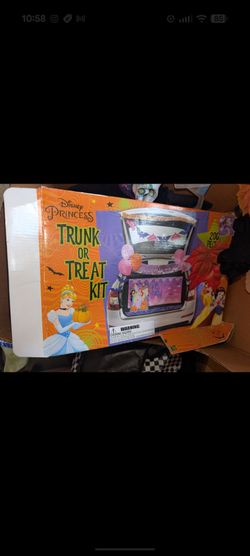 Free Trunk or Treat decoration box!