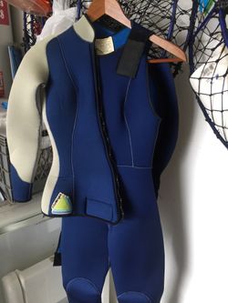 Small adult wet suit two piece