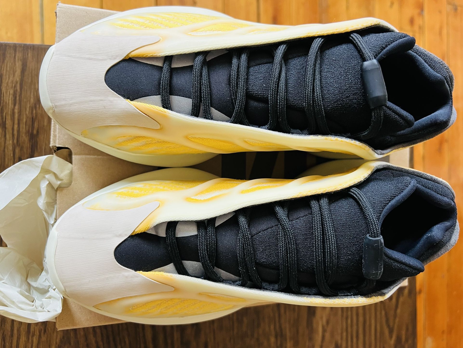 Yeezy 700 V3 'Mono Safflower' 2022