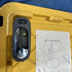 2010 To 2012 Chevy Malibu Front Right Passenger Door Inner Handle Grey