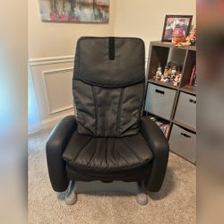 Osim Massage Chair, Black Faux Leather with Remote - Good – Winder, GA