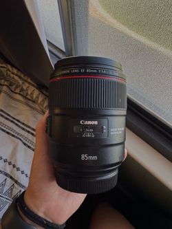 Canon 85mm 1.4L Lens