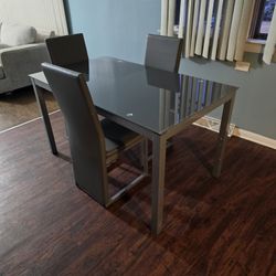 Beautifull Little Dinning Table