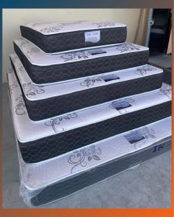 Cal king size mattress/ Colchon