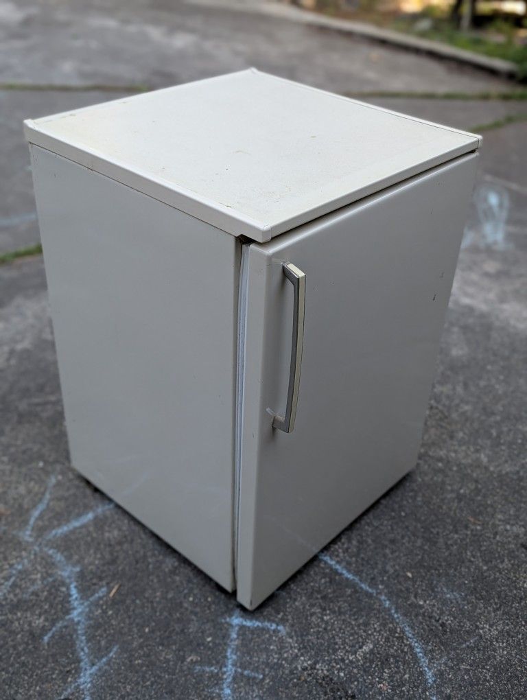 Kenmore Mini Fridge
