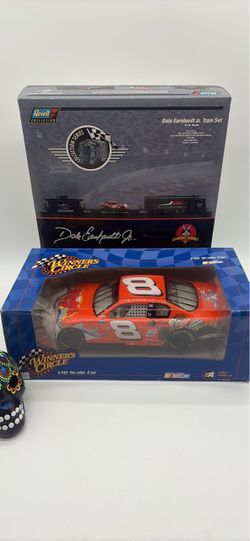Vintage Dale Earnhardt Jr #8 Train Set 1:64 HO AND 1:18 Scale Revell Looney Tunes Collection/ Winner's Circle