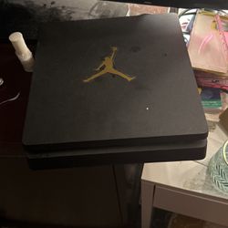 ps4 for sale (with cords) and controller 