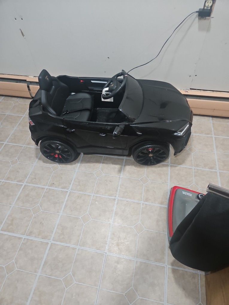 Lamborghini Urus Black $80 Today Only