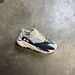 Yeezy 700 Wave Runner