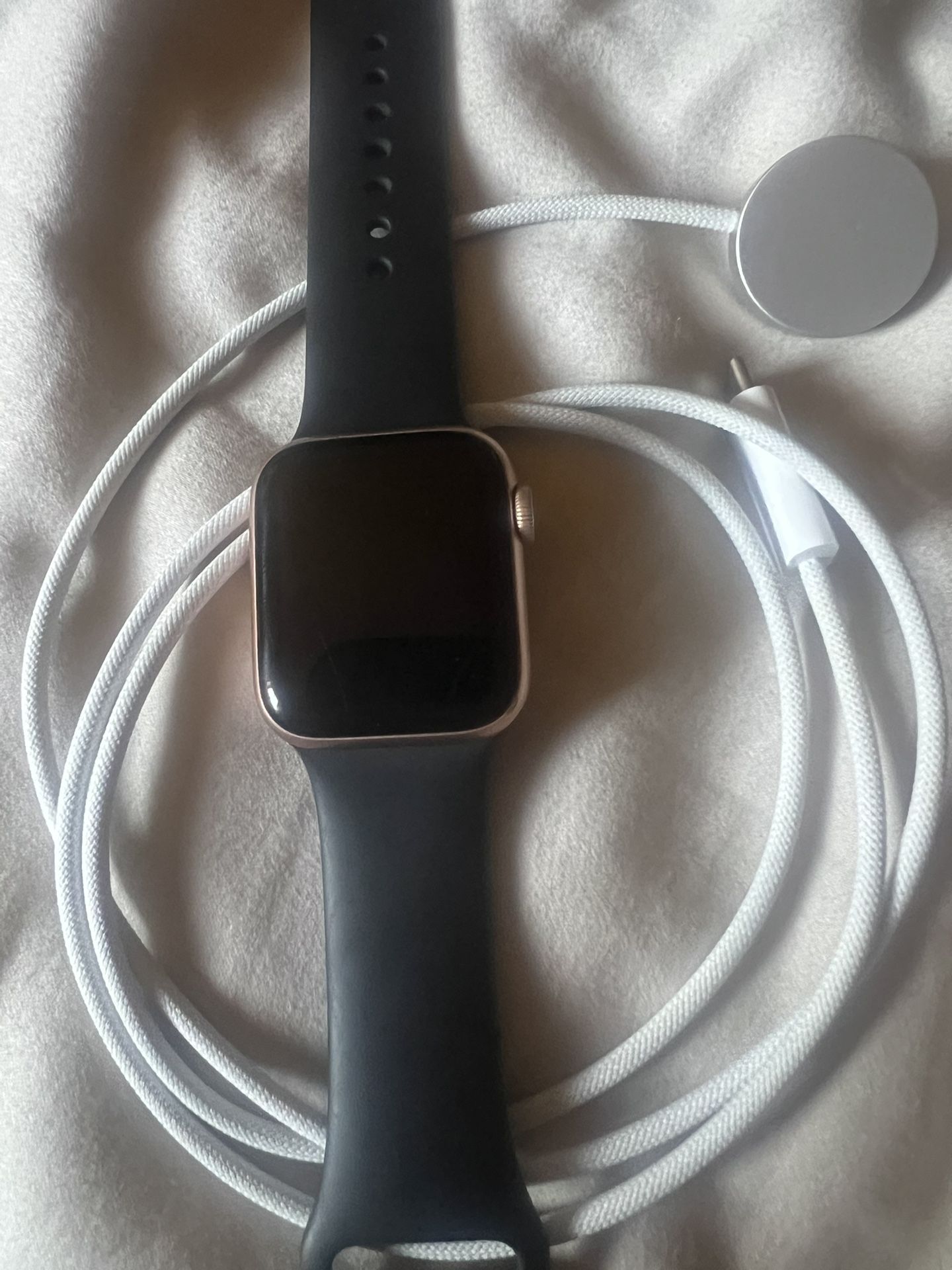 Apple Watch Series 5 Electronics & Media