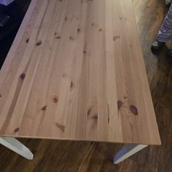Medium kitchen table.