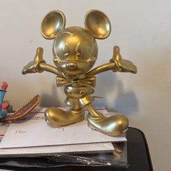 Gold Mickey Mouse Statue, Secret Compartment