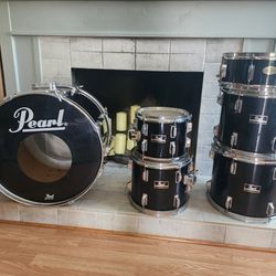 Pearl 6 piece drum set ( DRUMS ONLY) 