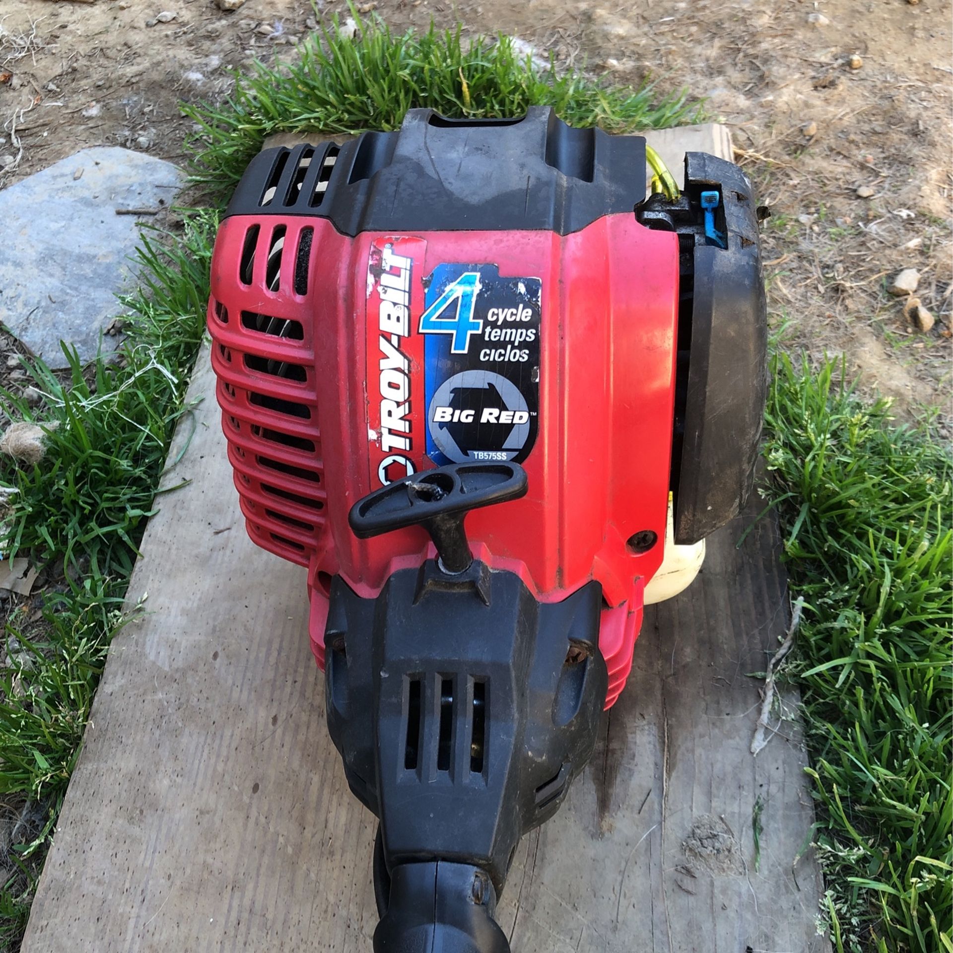 TROY BILT 4-CYCLE TB575SS STRING TRIMMER BIG RED