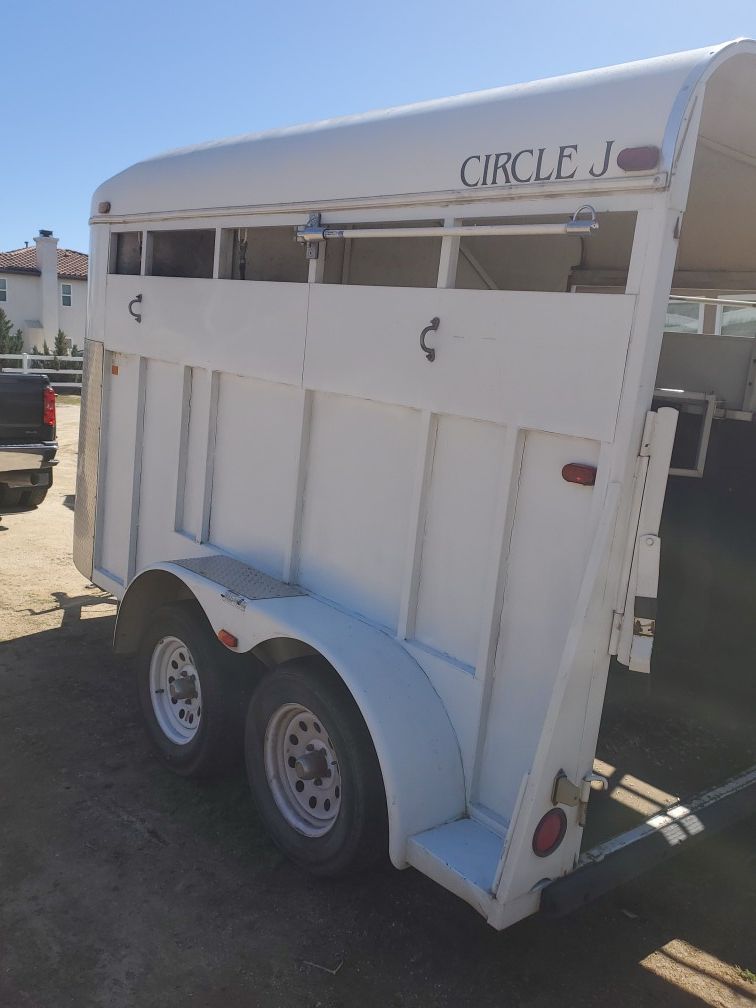 HORSE TRAILER