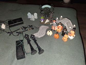 Halloween  town street lamps & extra pieces