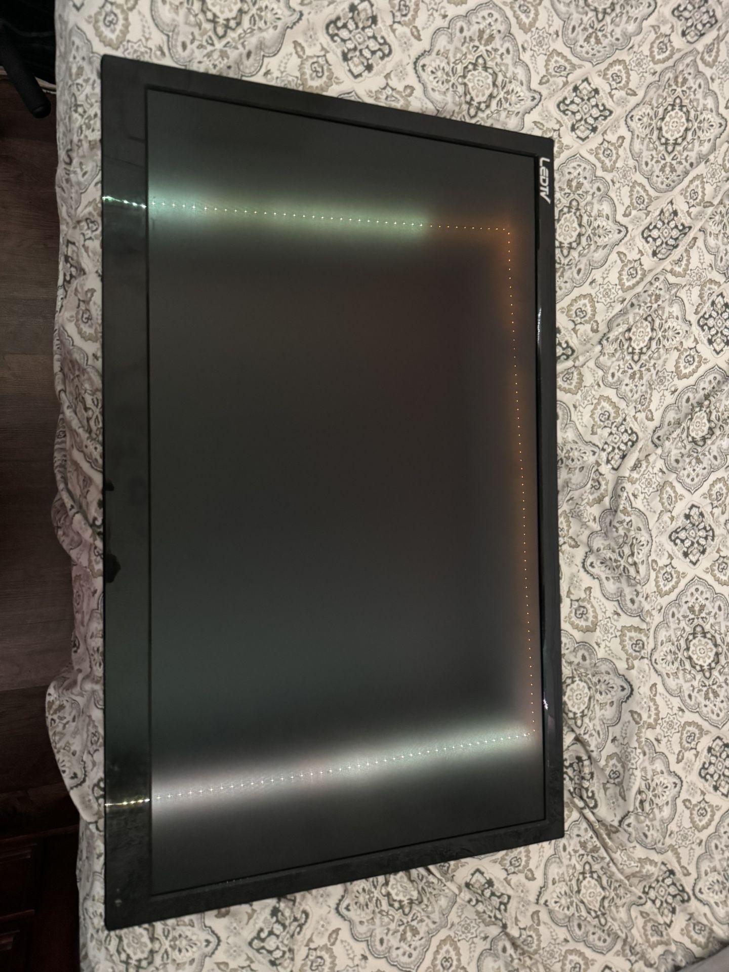 LG TV 32 INCH