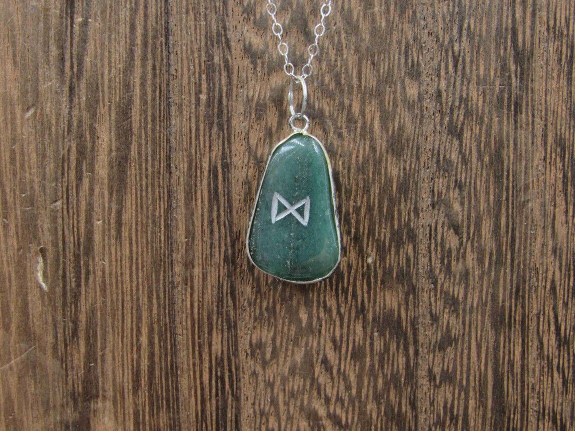 18" Sterling Silver Green Stone Runic Symbol Pendant Necklace Vintage