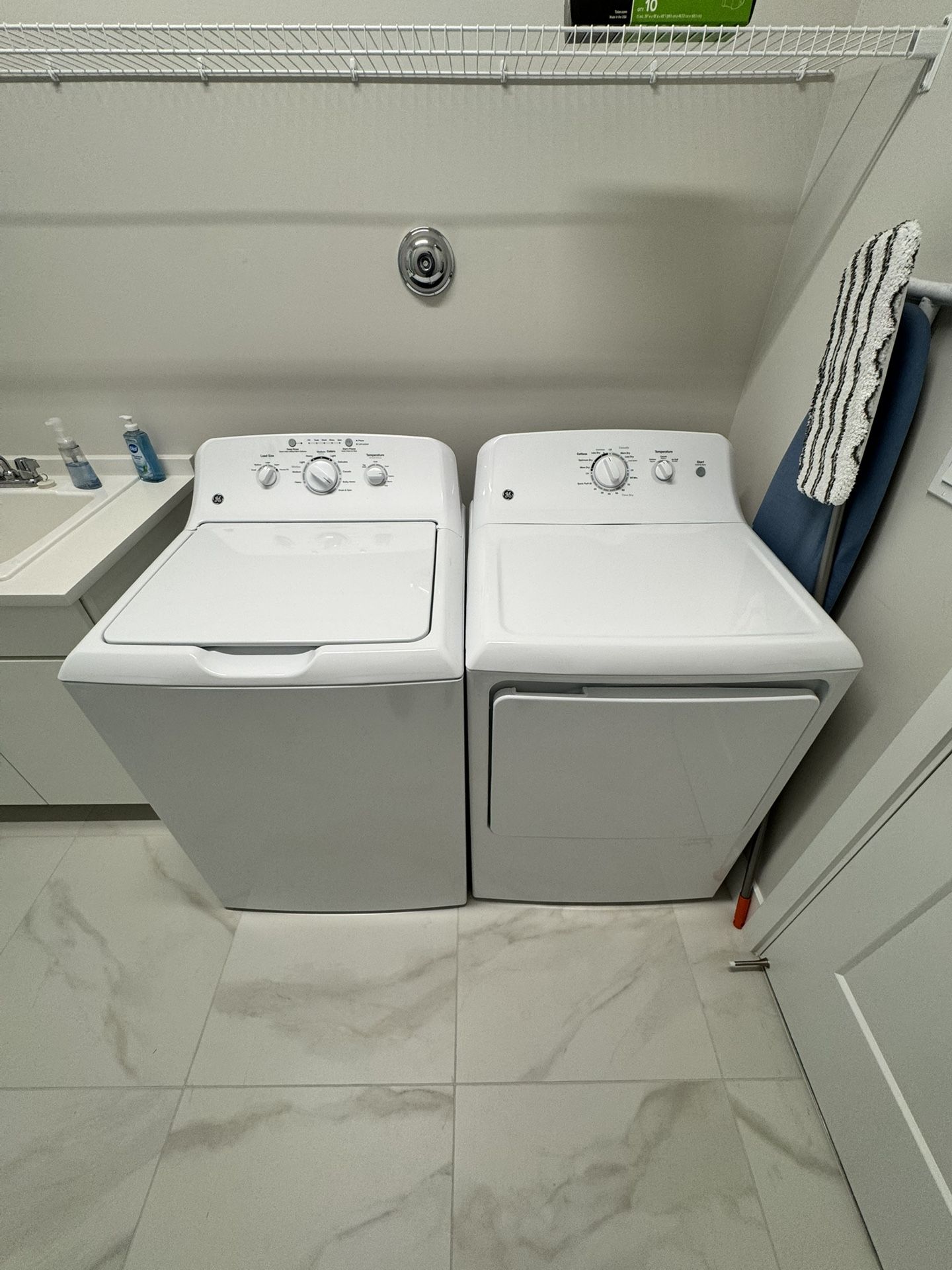 Brand New - GE Washer And Gas Dryer
