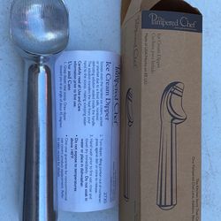 Pampered Chef Ice Cream Scoop-NEVER BEEN USED 
