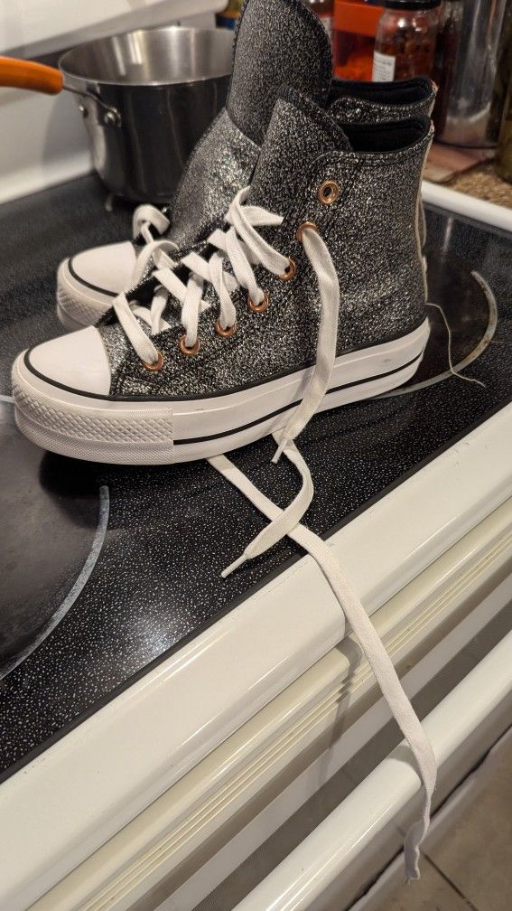 Converse Women Size 6