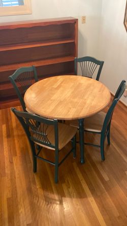 Table 38” diameter and chairs