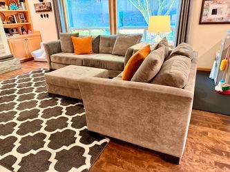 Beautiful Grey 4-Piece Living Room Furniture Set – Very Good Condition