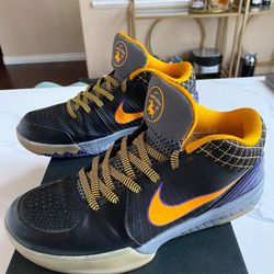 Nike Kobe 4 Size 9