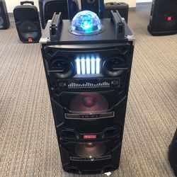 4,000 watt rechargeable Bluetooth speaker/aux/fm/USB and sad port/microphone for karaoke /brand new!!