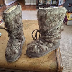 Just Fab Size 7 Faux Fur Boots