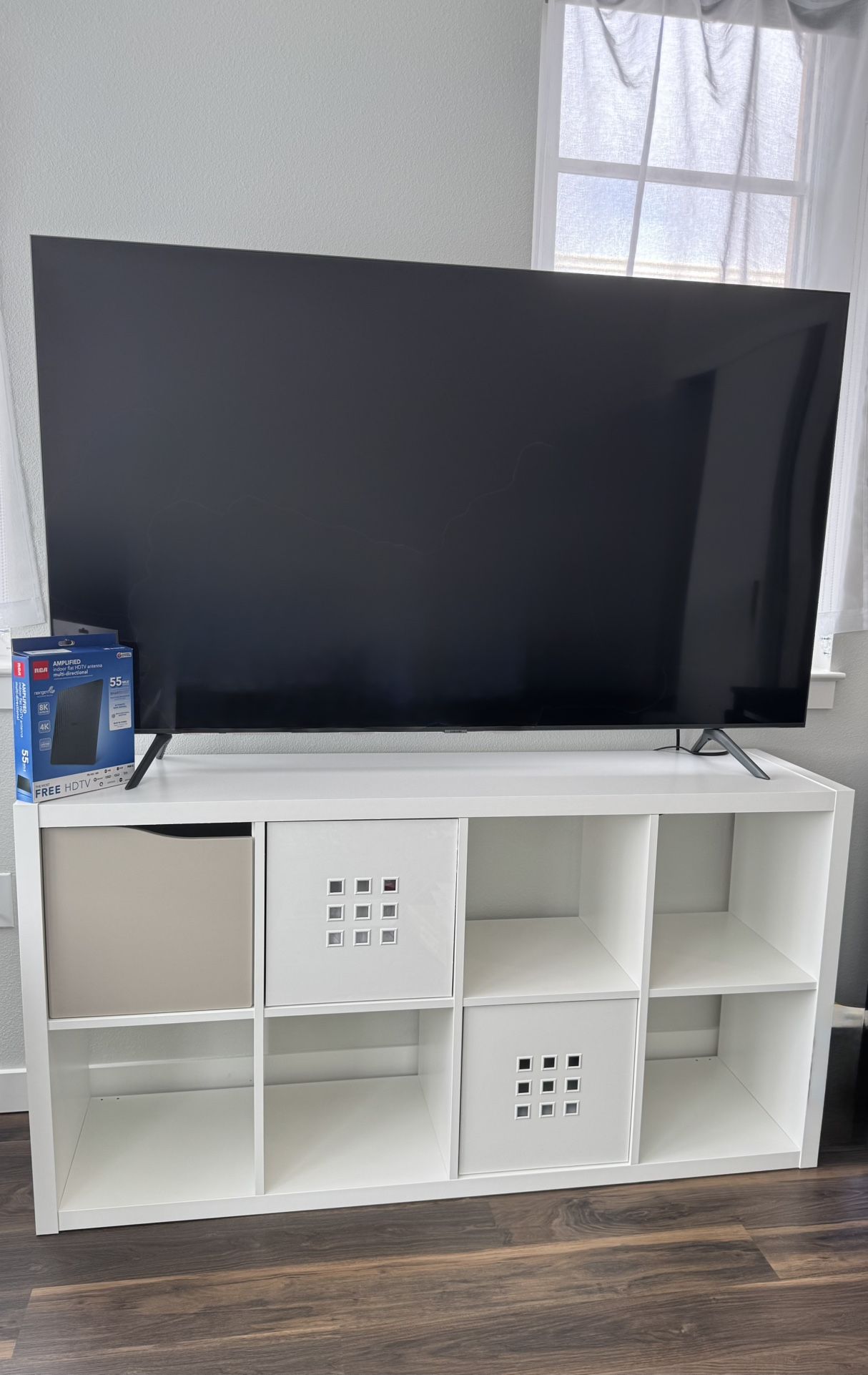 Samsung 65β 4K Smart TV + IKEA TV Stand (Free Antenna)