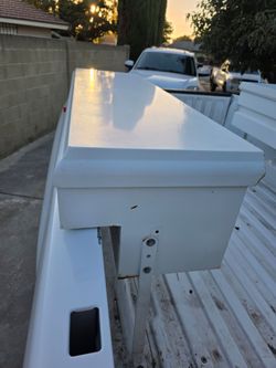 Side mount toolboxes