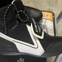 Women’s riding boots