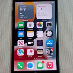 NICE APPLE iPhone 7 UNLOCKED 32GB CELL PHONE