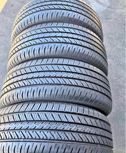 Set 235/55-19 Bridgestone con el 80% de vida