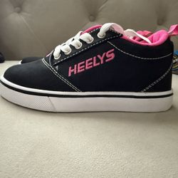 Girl Heely’s Size 1Y