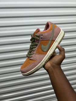 Nike Dunk Low SB ‘Red Stardust’