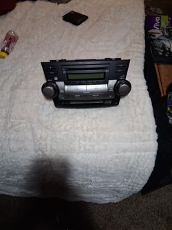 08 Toyota Highlander Radio Console